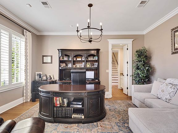 5th image of 9912 Rue Bienville Pl