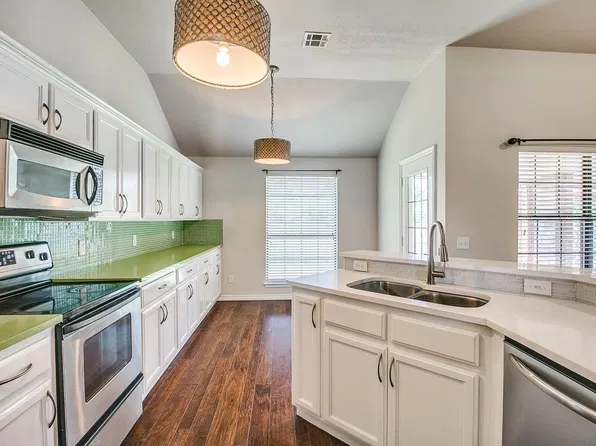 1628 Hazelwood Dr, Norman, OK 73071