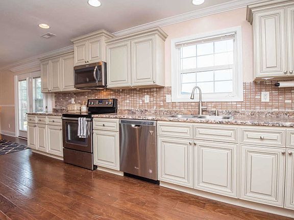 5th image of 1608 Millstone Dr