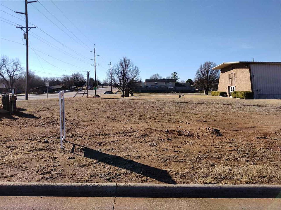1st image of 6702 NW Willow Wood Loop