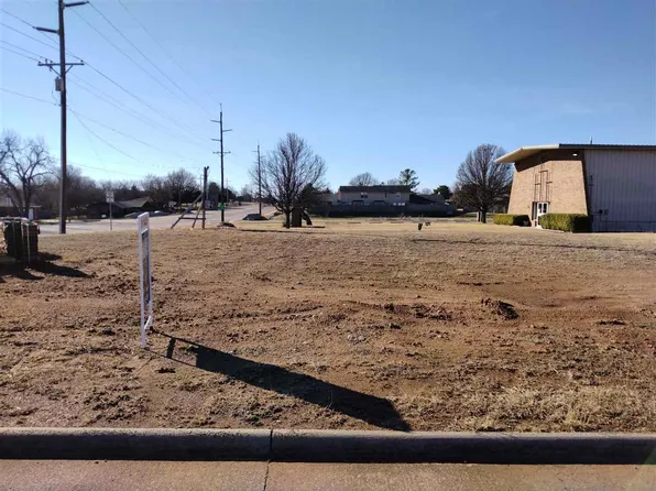 6702 NW Willow Wood Loop, Lawton, OK 73505