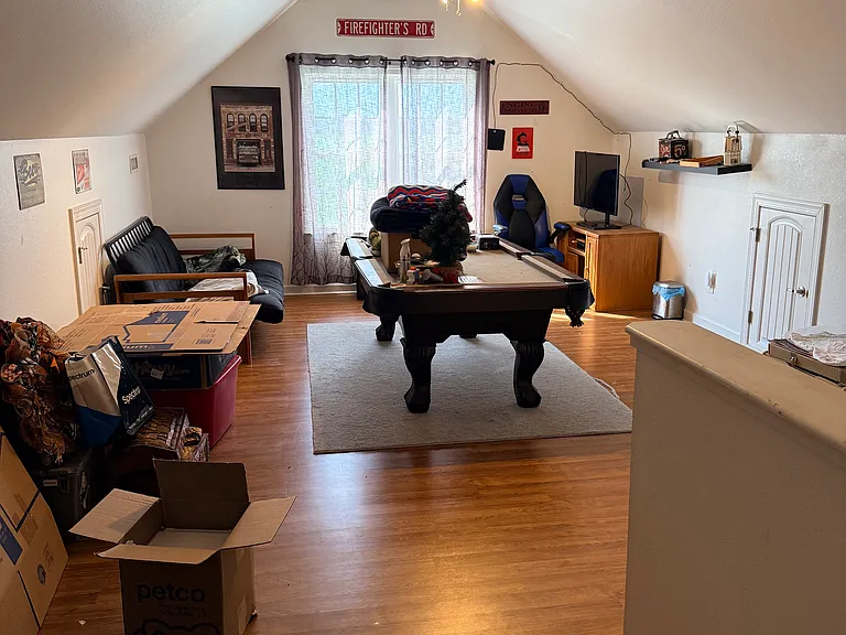 989 Bateman Dr — Photo 10