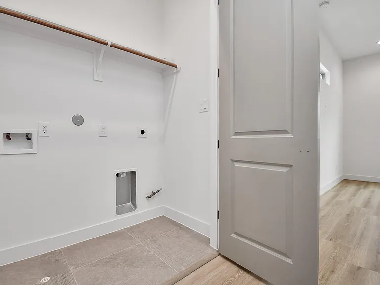 2313 Eagle St — Photo 20