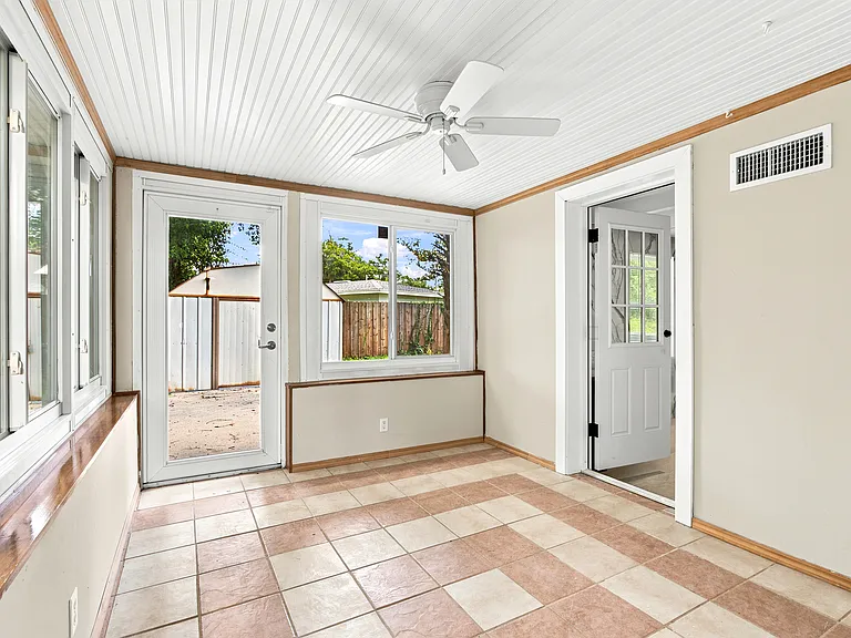 1704 Paine Ave — Photo 26