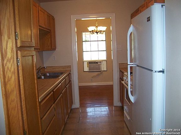 3rd image of 3522 W Houston St
