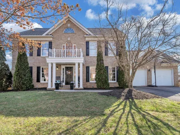 5128 Plantation Grove Ln, Roanoke, VA 24012