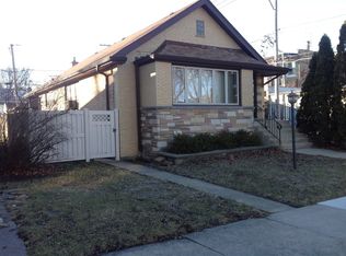 9516 S Seeley Ave, Chicago, IL 60643