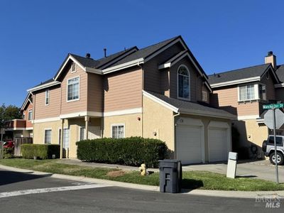 40 Manchester Lane W, Fairfield, CA, 94533