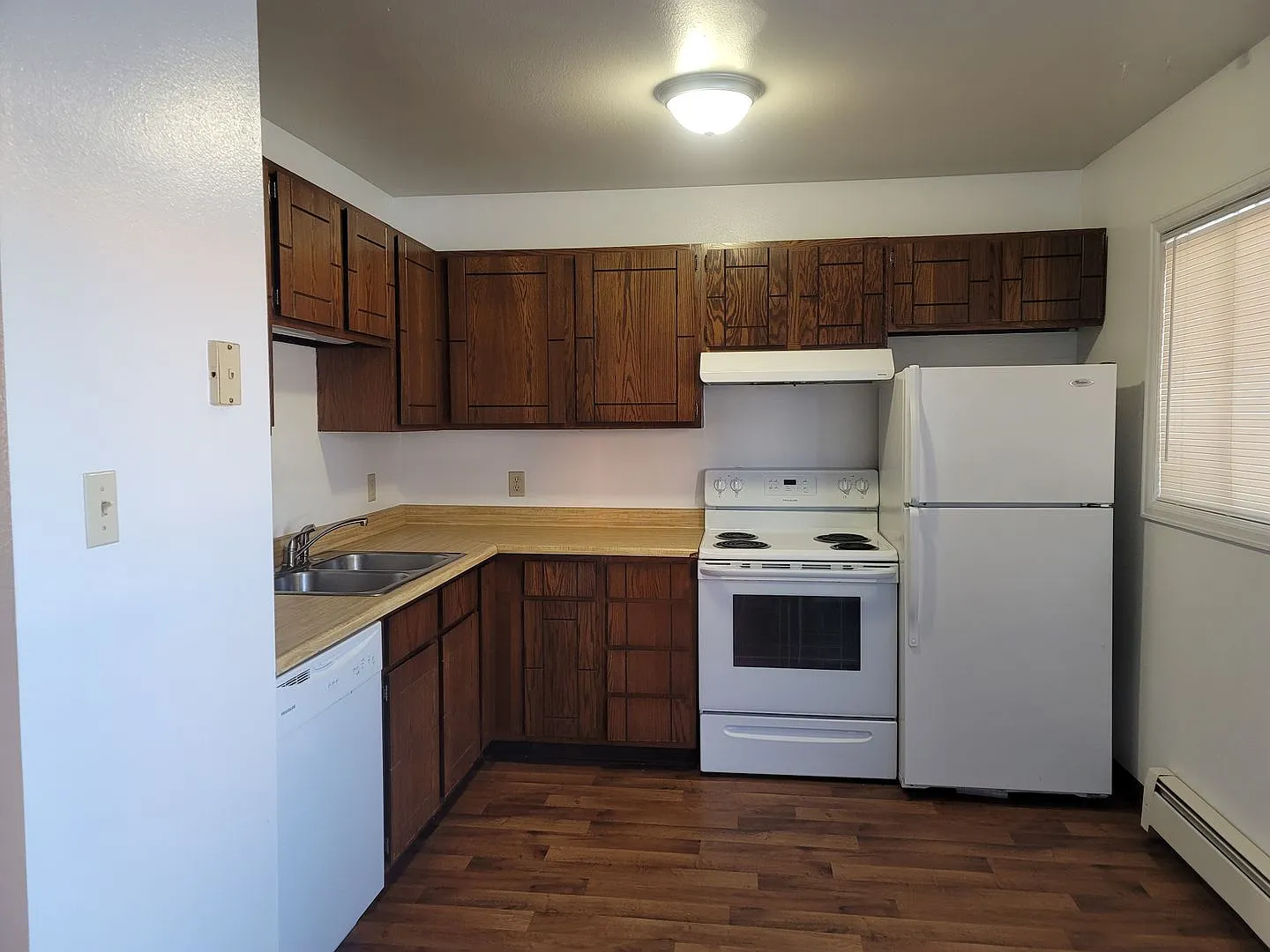 503 Shoshoni St — Photo 3