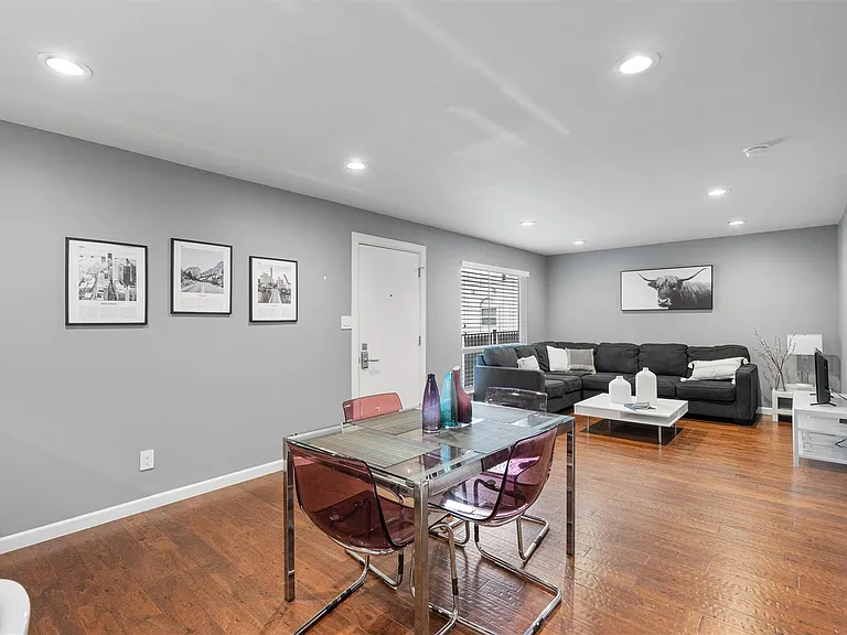 3110 Red River St #C-304 — Photo 1