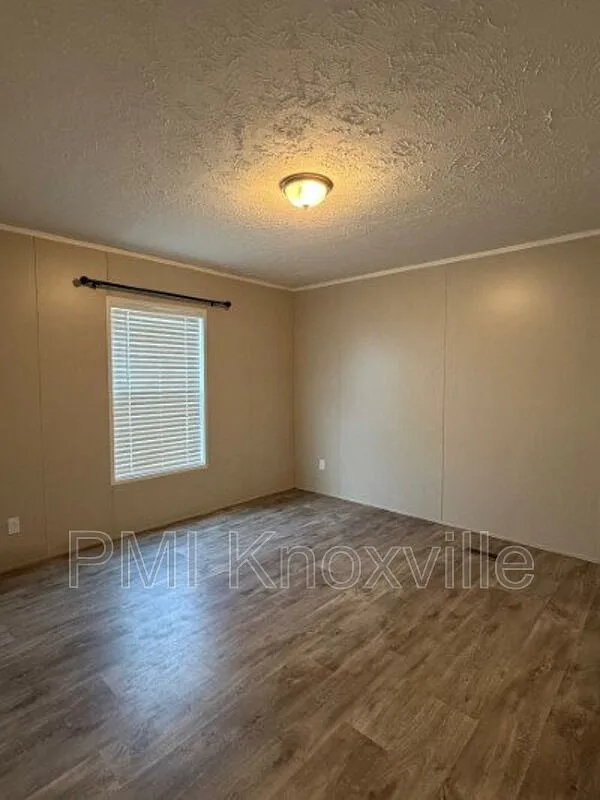 3 bed, 2.0 bath, 1344 sqft, $1,650 — Photo 2