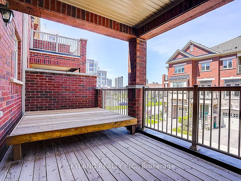 459 Dundas St E — Photo 17