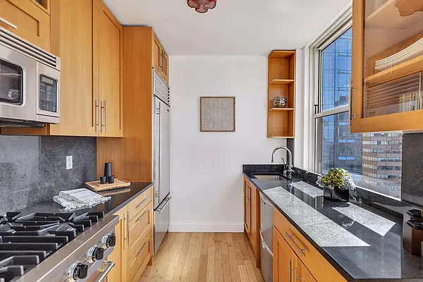 Sold by Compass | media 6