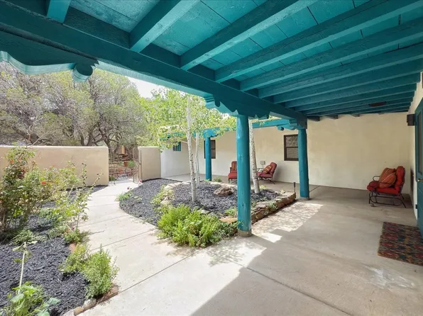 102 Calle Paula, Santa Fe, NM 87505