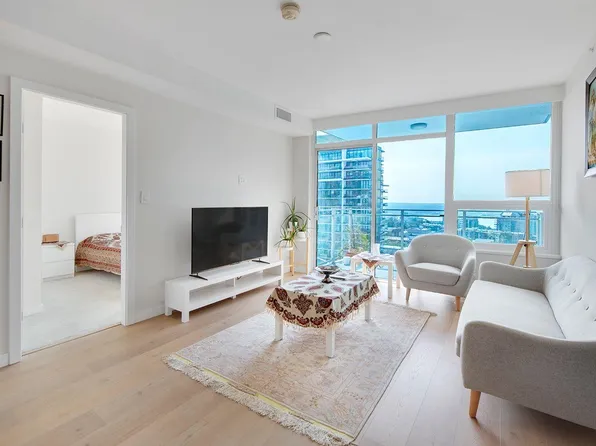 125 E 14th St #1403, North Vancouver, BC V7L 2N7
