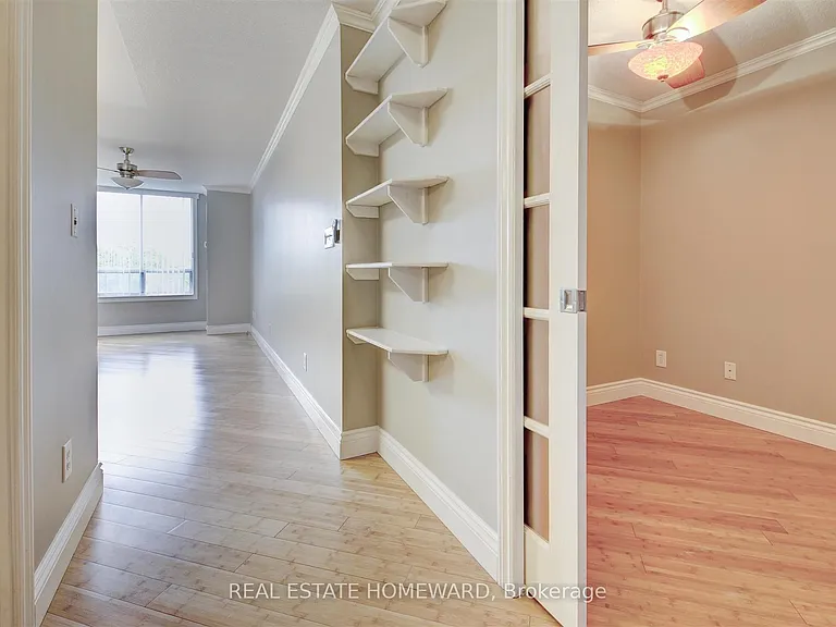 1733 Queen St E #513 — Photo 3