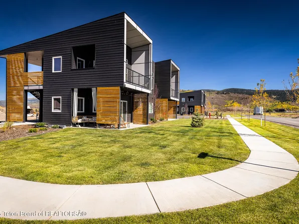 138 Larkspur Ave #403, Victor, ID 83455