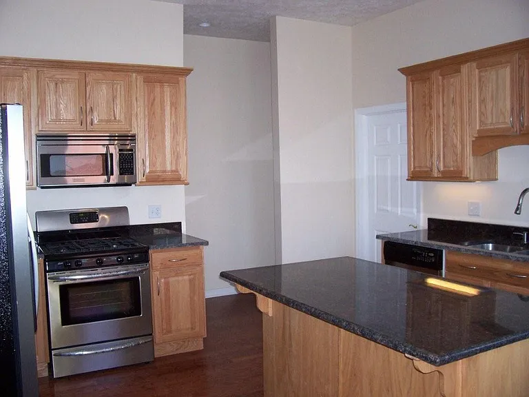 1802 Wharton St — Photo 6