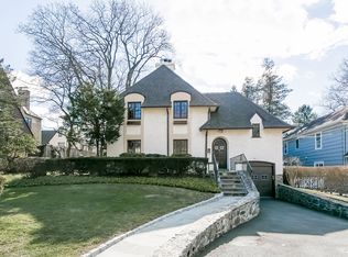 26 Hillside Rd, Larchmont, NY 10538