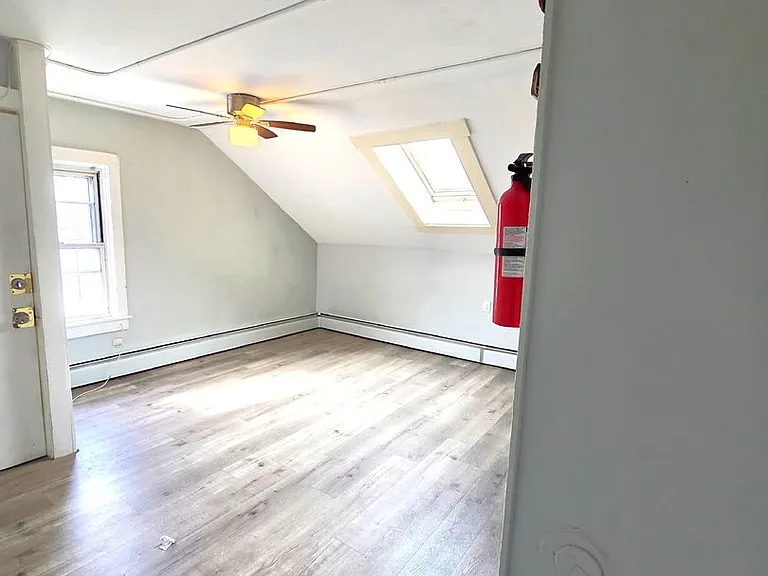 10-12 Evaleen Street — Photo 5