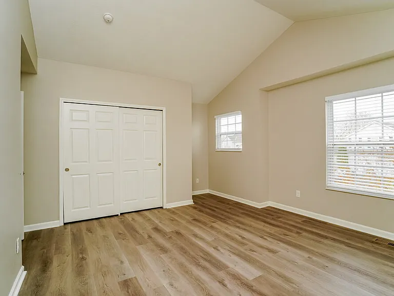 5333 Winchester Cathedral Dr — Photo 12