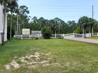 108 Anglers Harbor Ln, Carrabelle, FL 32322