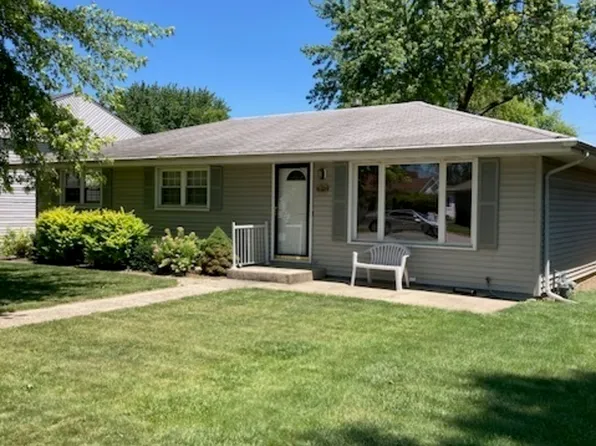 272 S Randolph Ave, Bradley, IL 60915