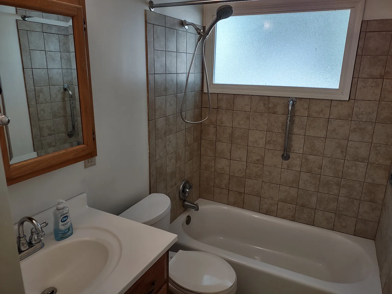 3 bed, 1296 sqft, $1,425 — Photo 3