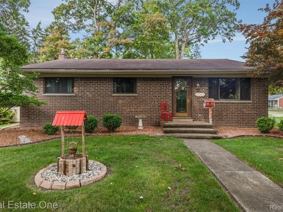 1753 Schuman St, Garden City, MI, 48135