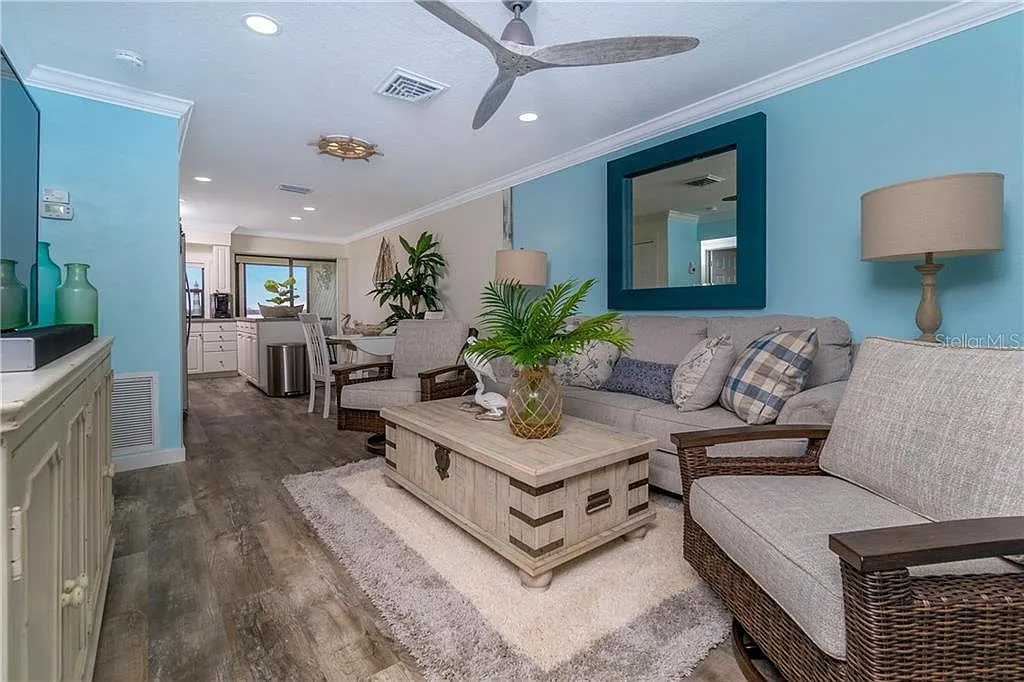 2 bed, 1.0 bath, 864 sqft, $3,000 — Photo 2