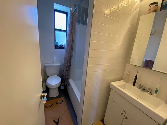 Rented by Mdays Realty | media 30