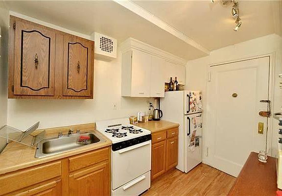 4th image of 6714 108th St APT 2C