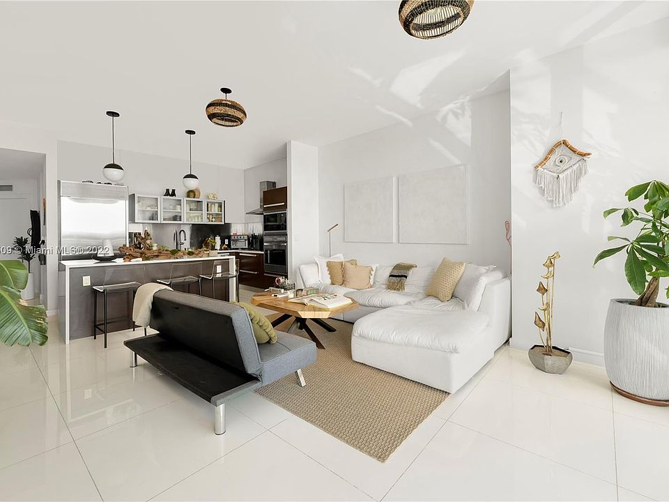 1st image of 2020 N Bayshore Dr APT 709