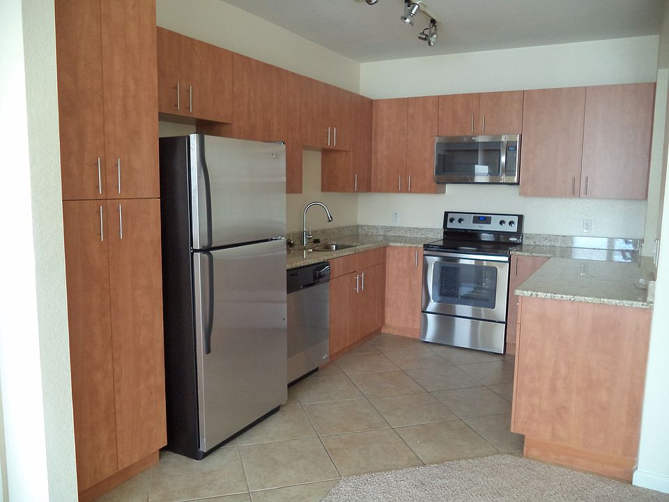 1st image of 1531 W Lemon St APT 4407