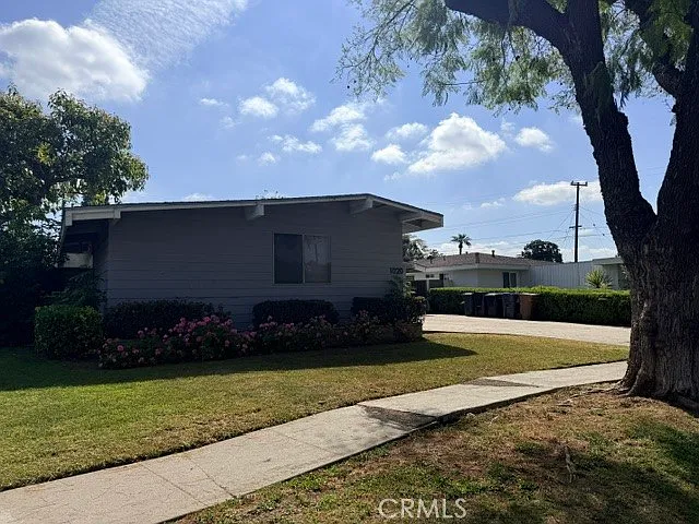 1020 N Mountain View Pl — Photo 3