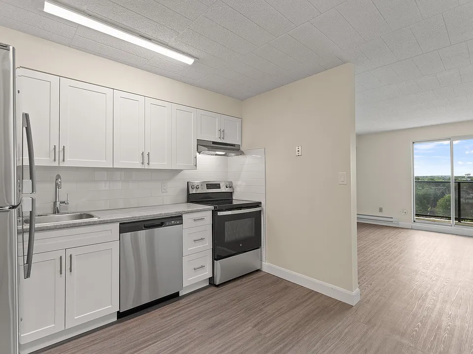 101 Langlois Ave