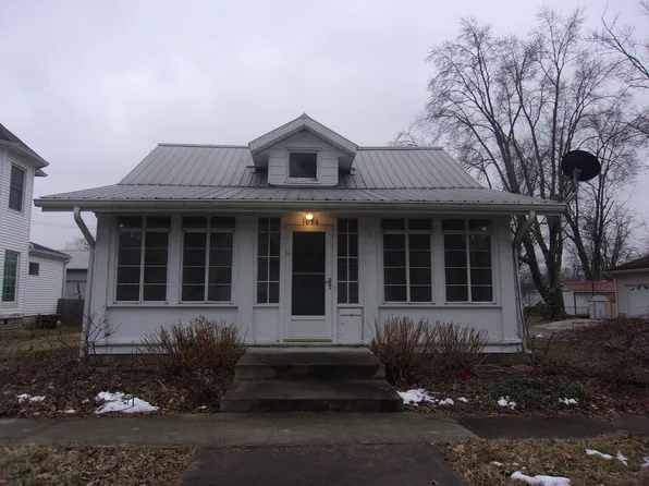 1024 W Brook St, Mitchell, IN 47446