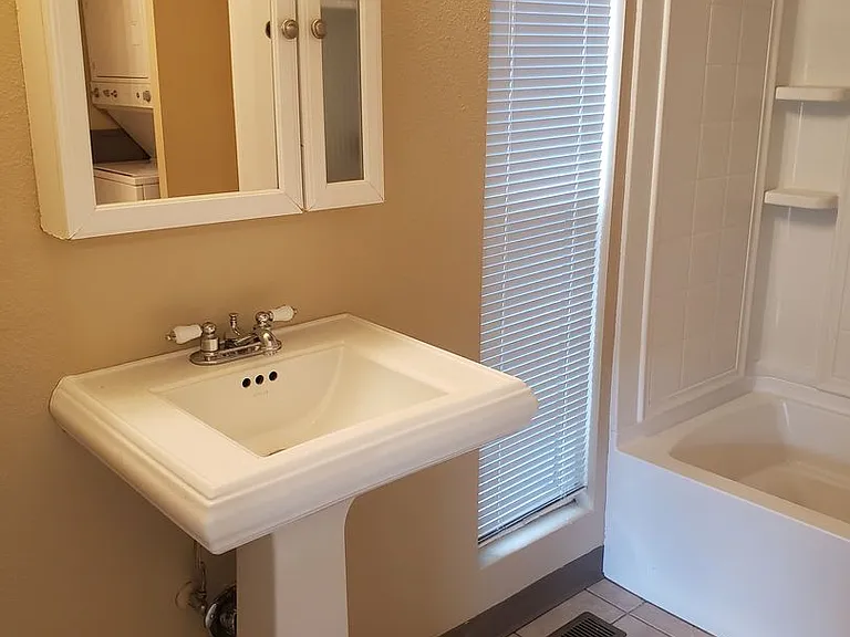 8316 SW Terwilliger Blvd — Photo 22