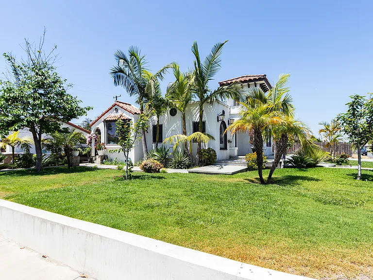 10068 Russell Ave — Photo 40