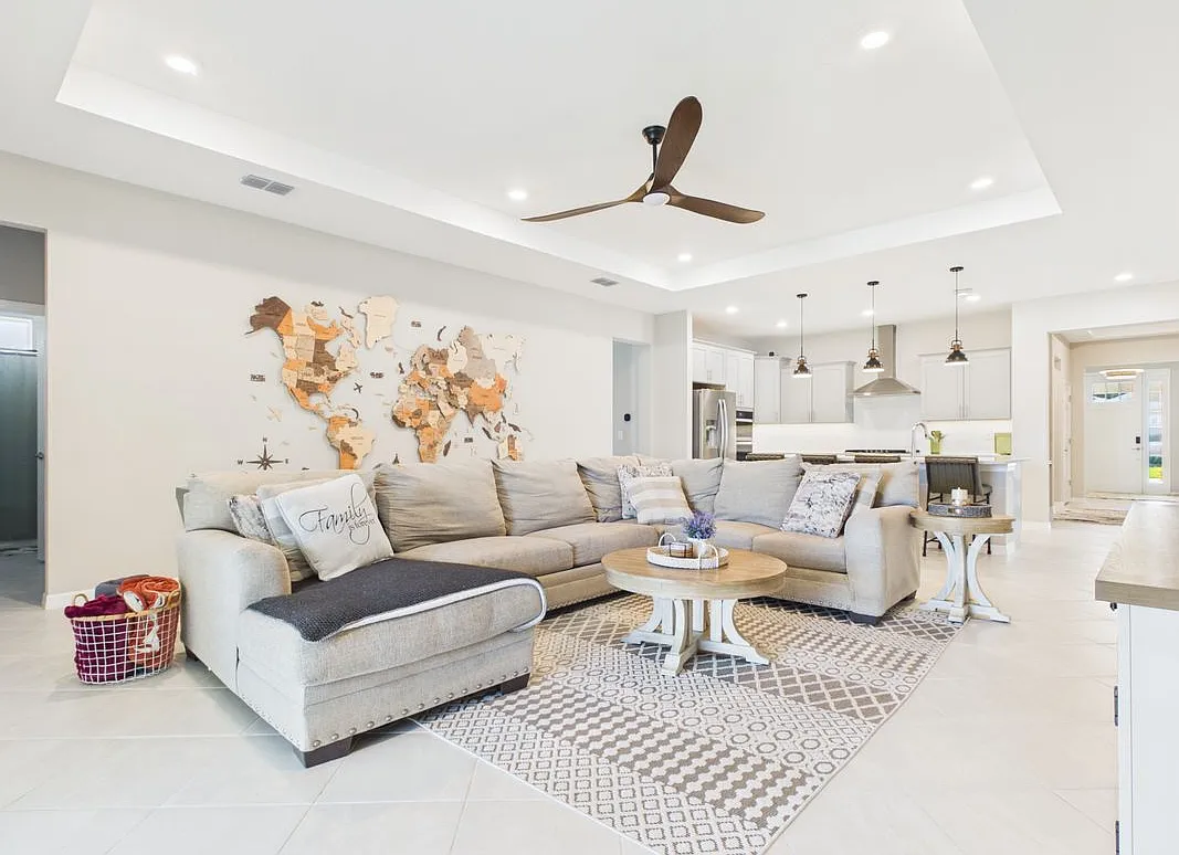 4 bed, 3.0 bath, 2645 sqft, $3,000 — Photo 3