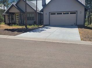 1060 S Redberry Dr, Show Low, AZ 85901