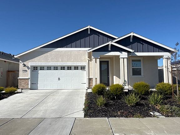 3rd image of 2025 Park Pl