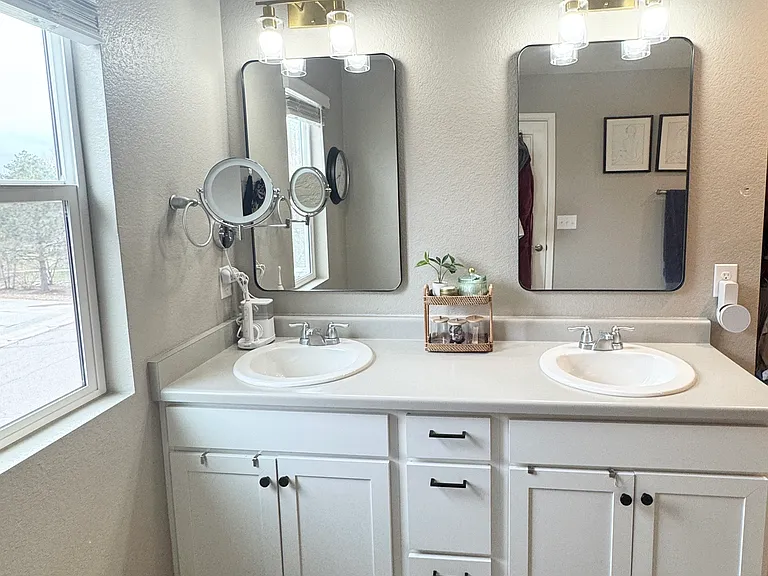 11649 Parksouth Ln — Photo 9