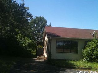 828 Ray Permenter Rd, Bells, TN 38006