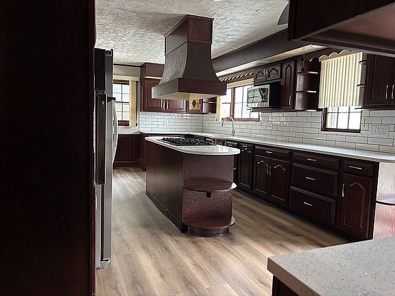 4th image of 5030 Silver Spring Rd