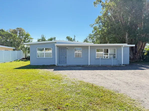 612 64th Avenue Dr W, Bradenton, FL 34207