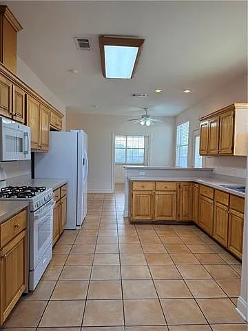 3245 Iowa Ave — Photo 9