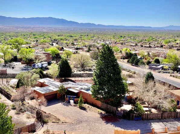 1452 W Meadowlark Ln, Corrales, NM 87048