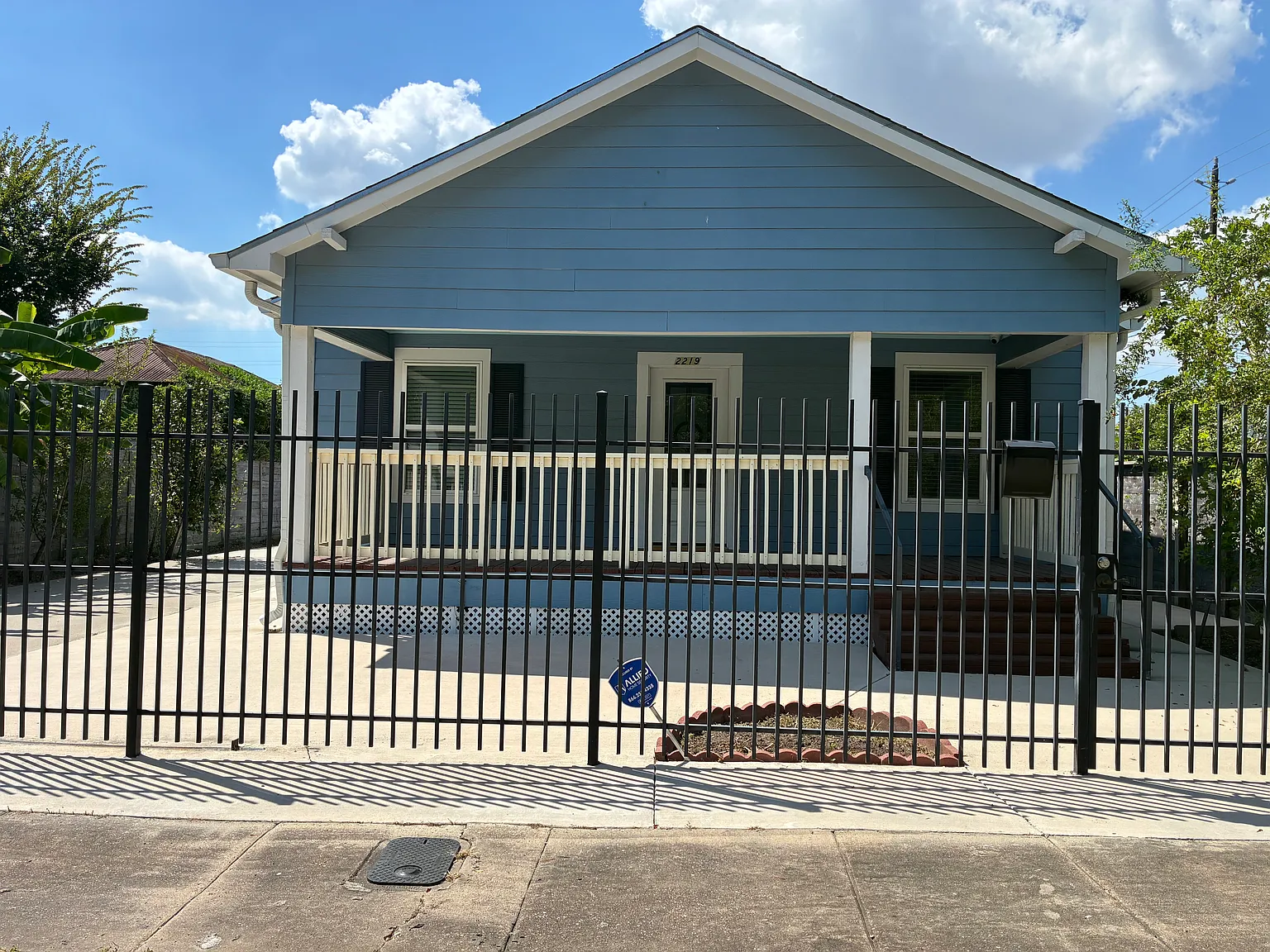 3 bed, 1606 sqft, $2,000 — Photo 2
