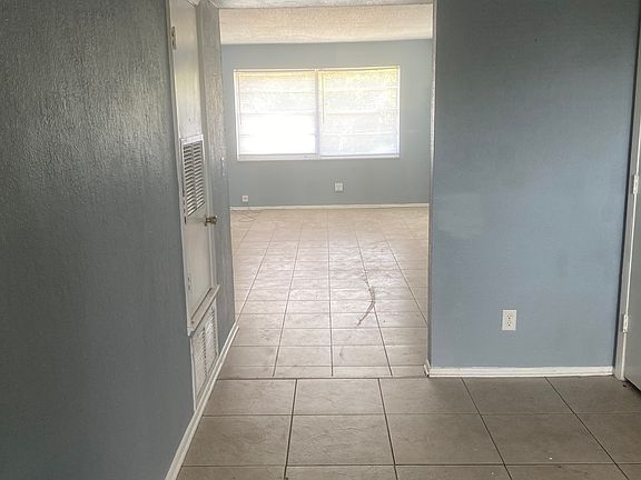 2nd image of 656 Williamsburg Dr APT 3